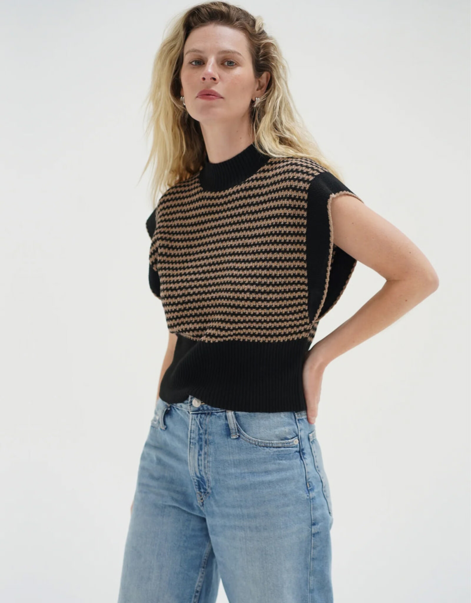 LNA ELLISA SLEEVELESS SWEATER