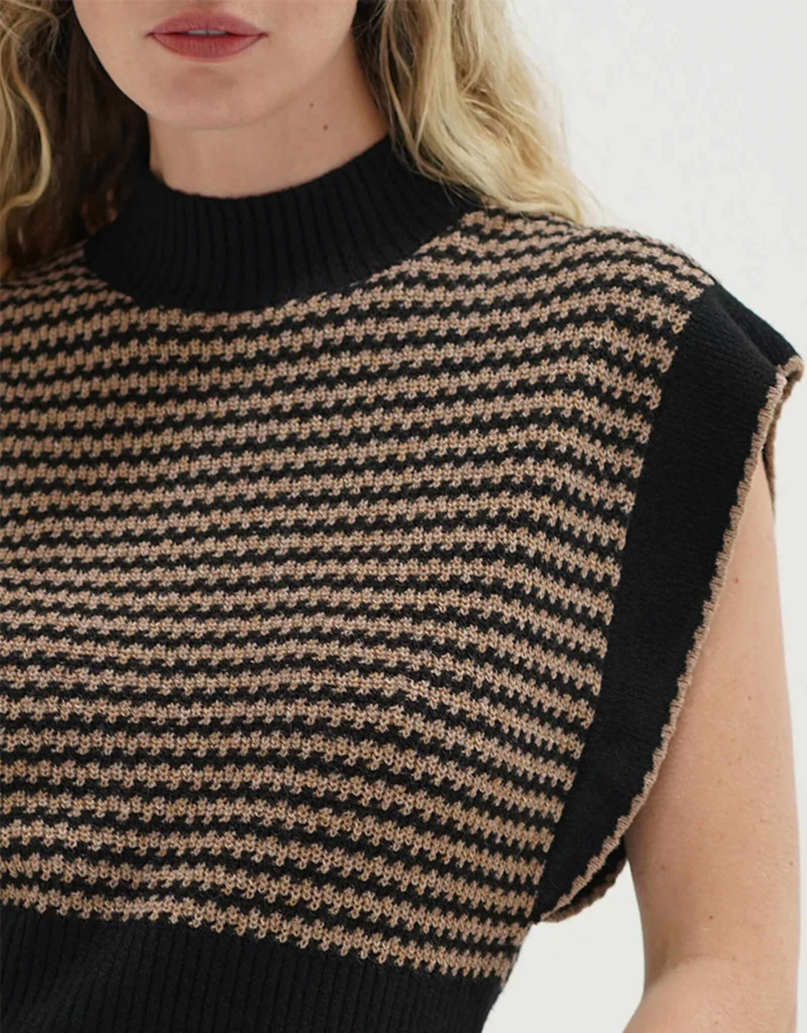 LNA ELLISA SLEEVELESS SWEATER