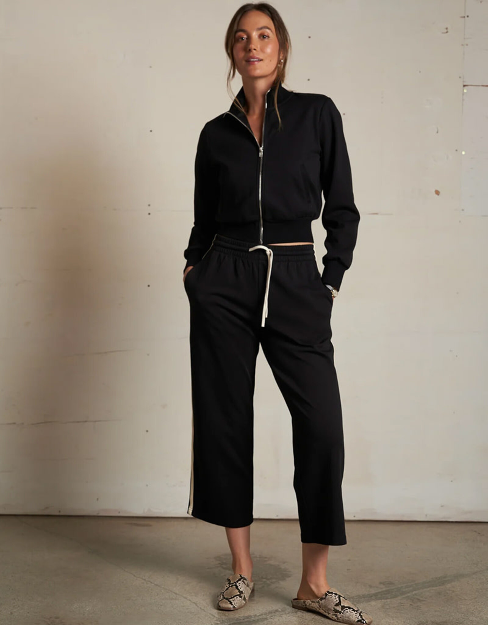 PERFECT WHITE TEE MILANA TRACK JACKET