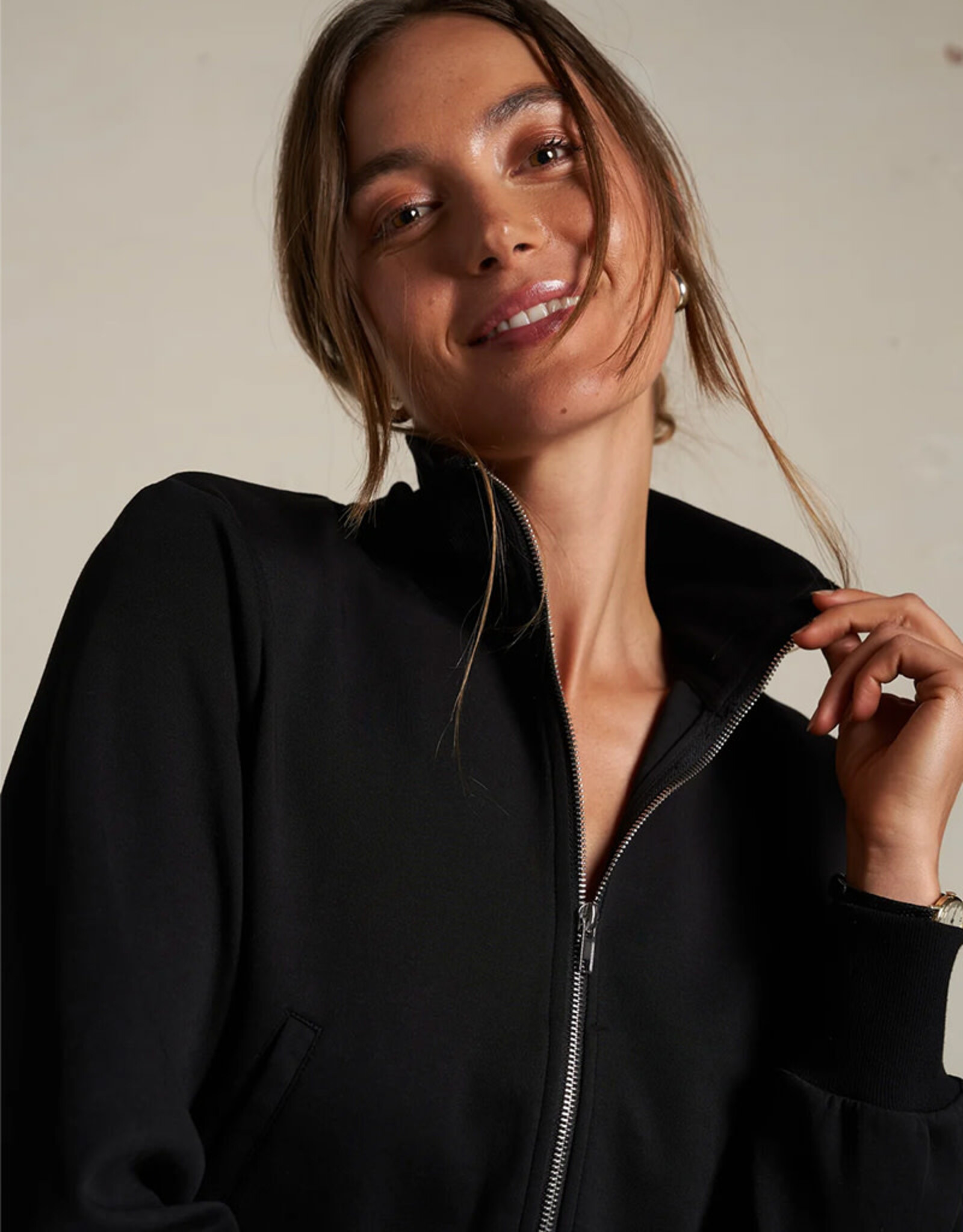 PERFECT WHITE TEE MILANA TRACK JACKET