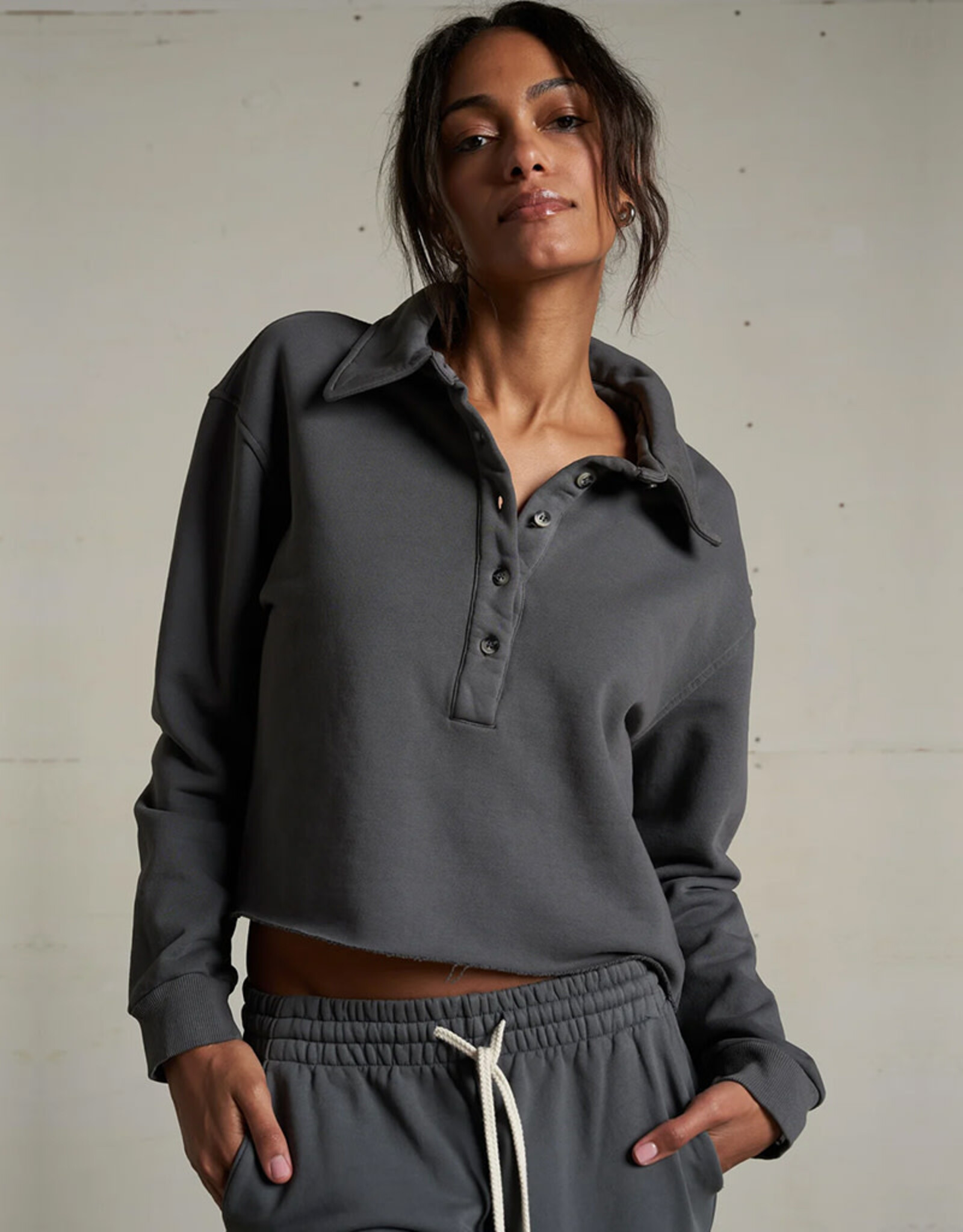 PERFECT WHITE TEE VINNY FLEECE LS COLLARED SWEATSHIRT