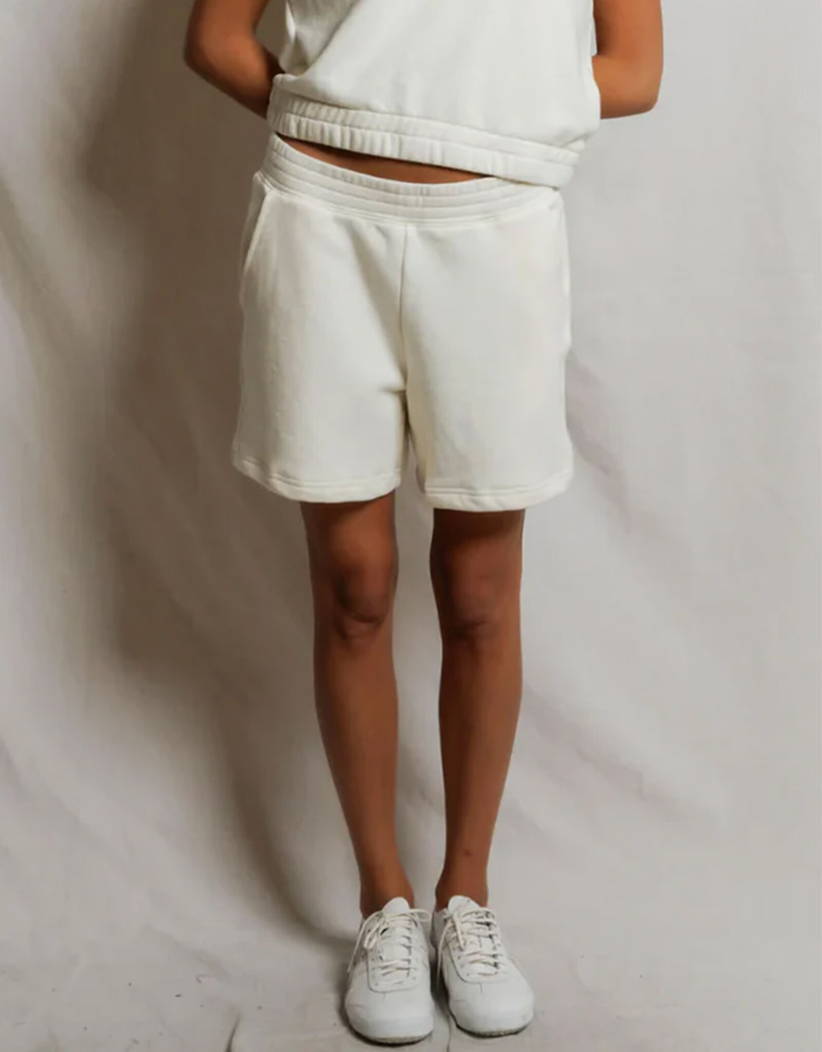 PERFECT WHITE TEE BARI PULL ON SWEAT SHORT