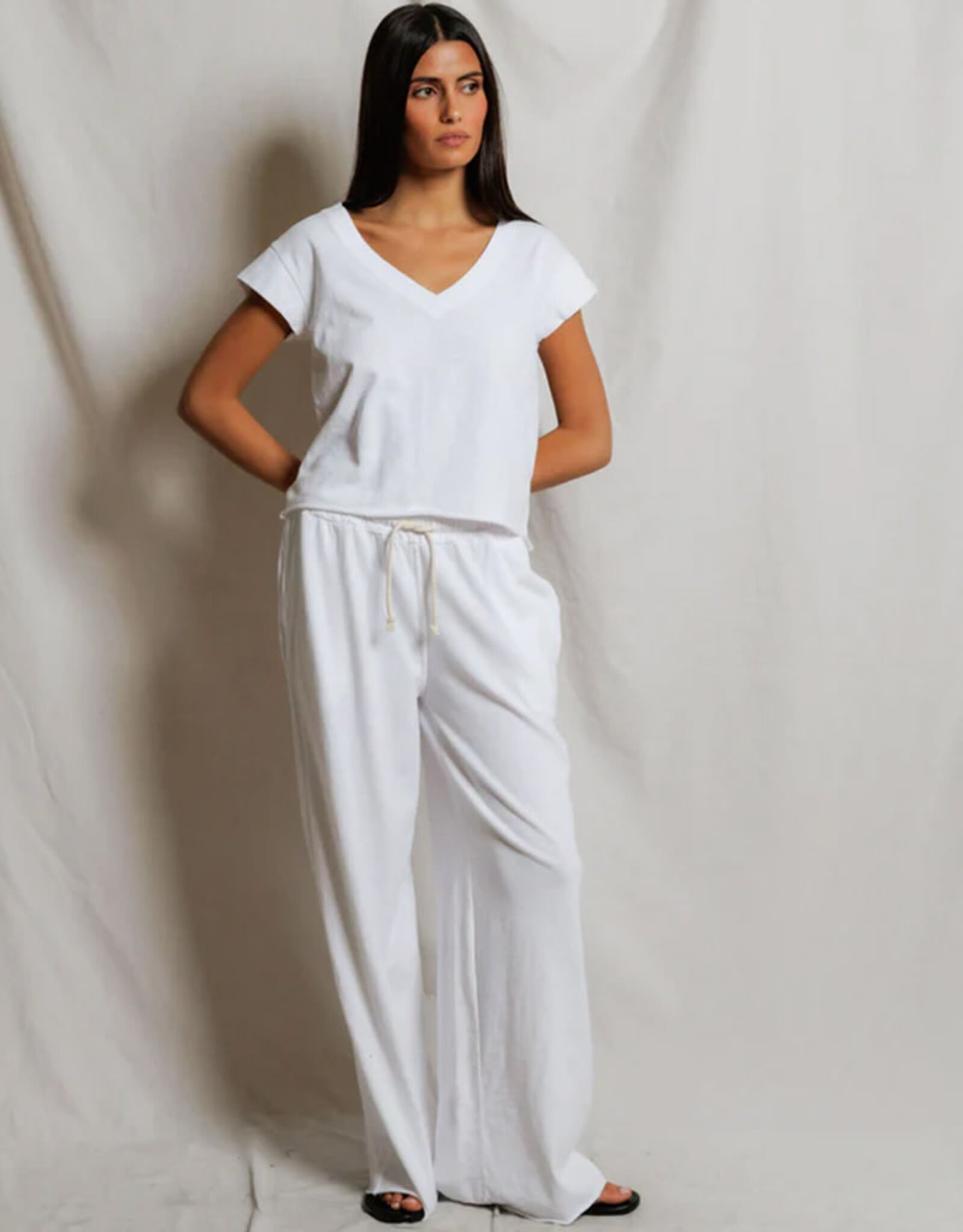 PERFECT WHITE TEE SHAKIRA  JERSEY PANT