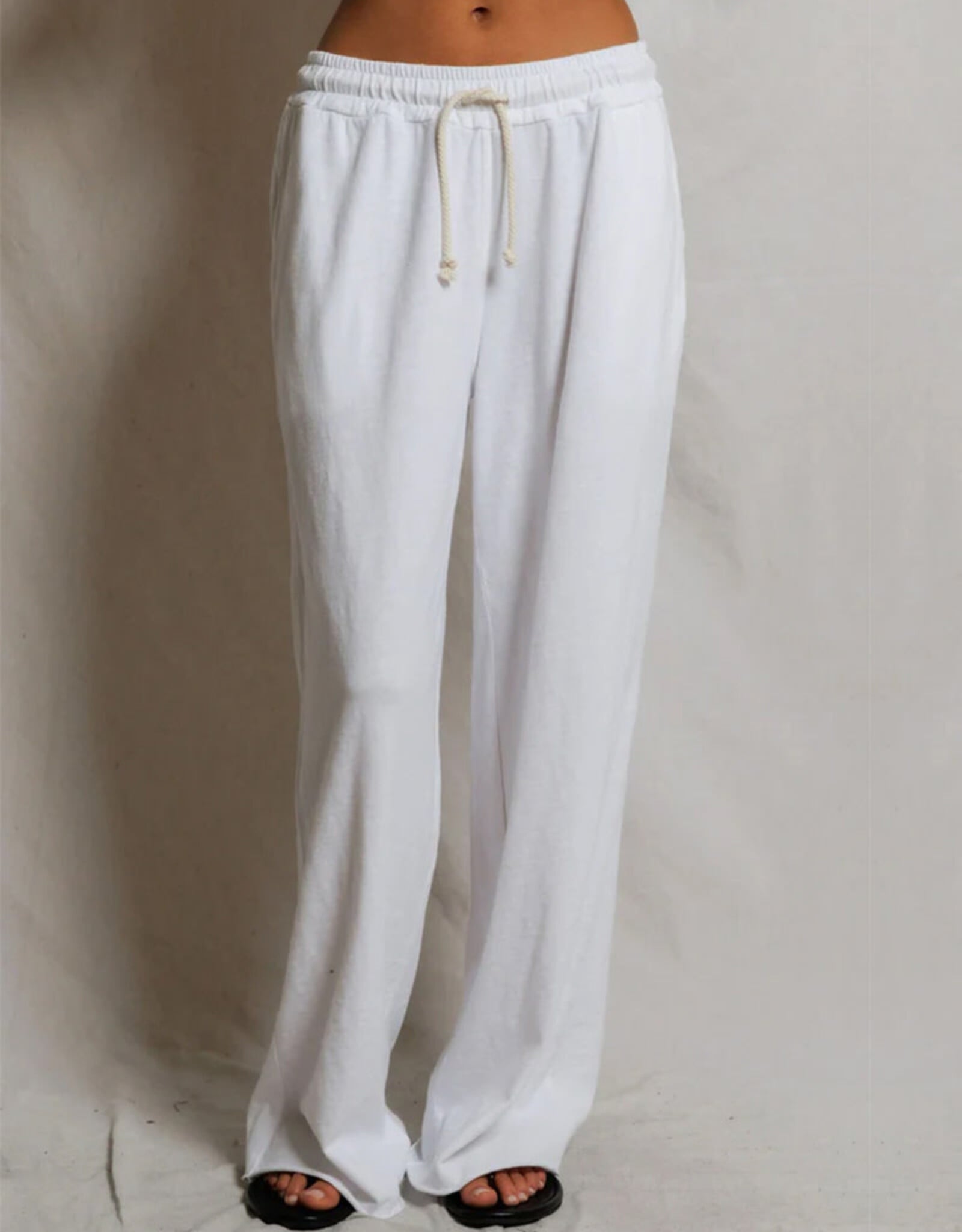 PERFECT WHITE TEE SHAKIRA  JERSEY PANT