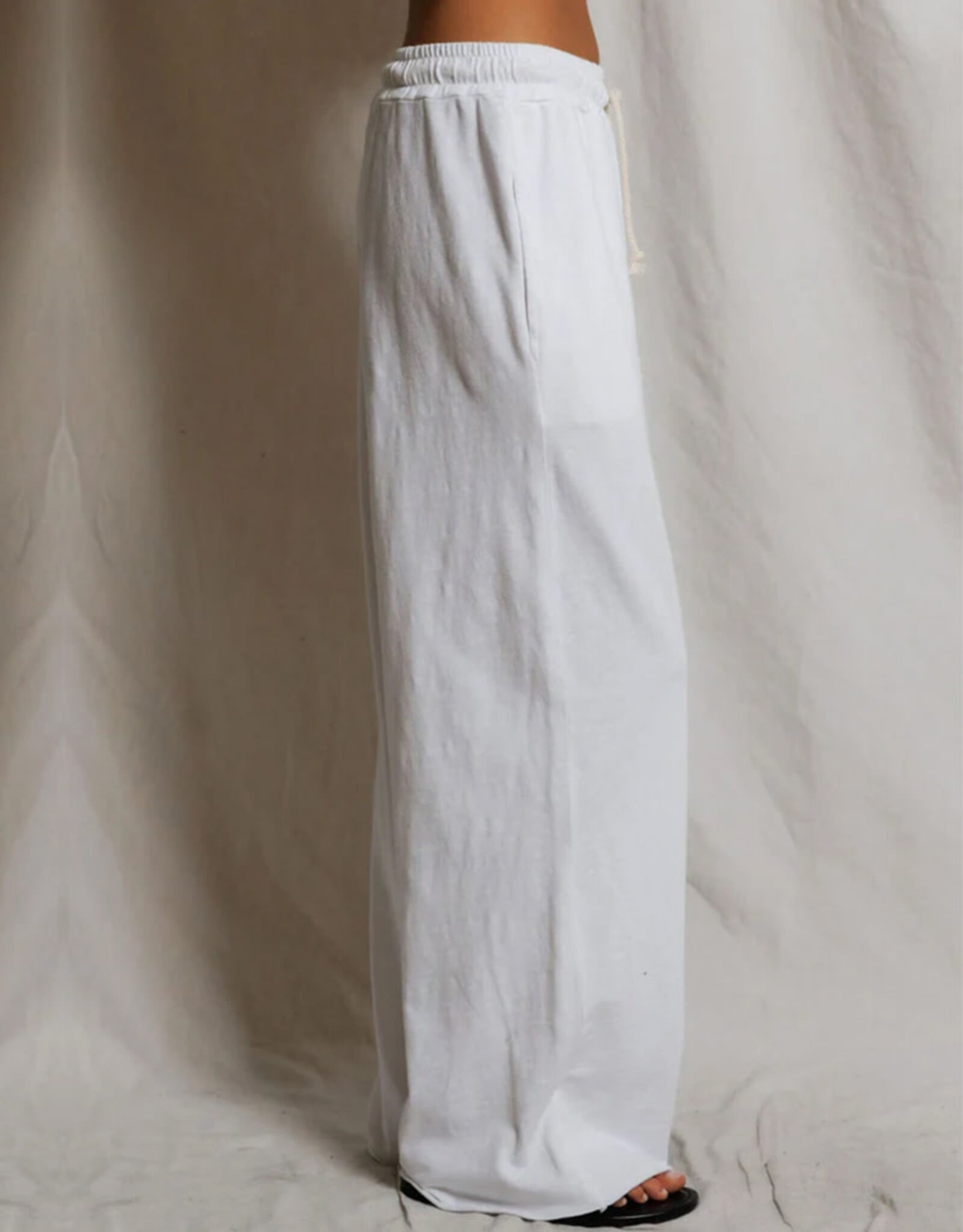 PERFECT WHITE TEE SHAKIRA  JERSEY PANT