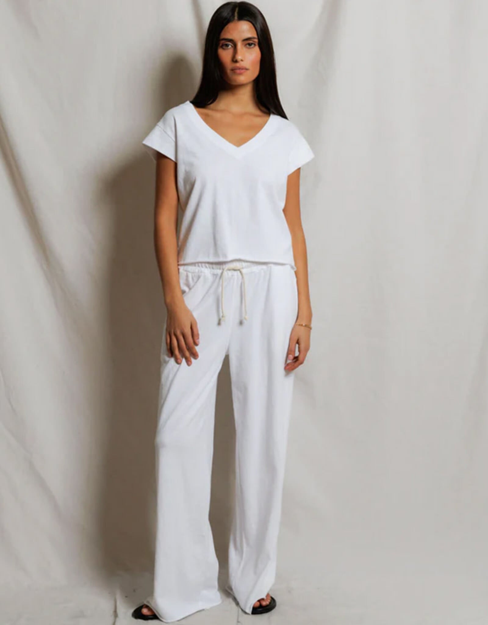 PERFECT WHITE TEE SHAKIRA  JERSEY PANT