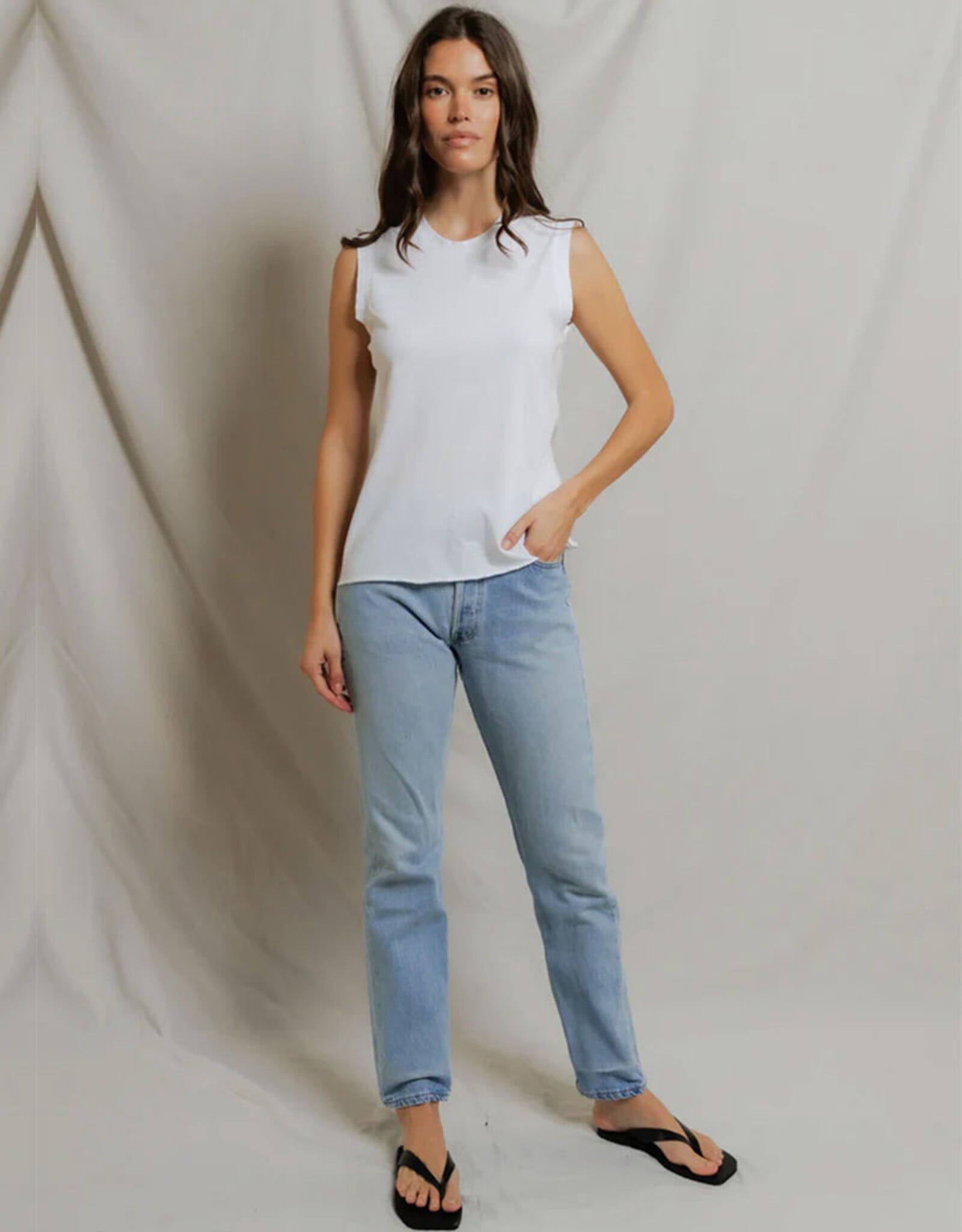 PERFECT WHITE TEE FAYE SLEEVELESS CREW NECK