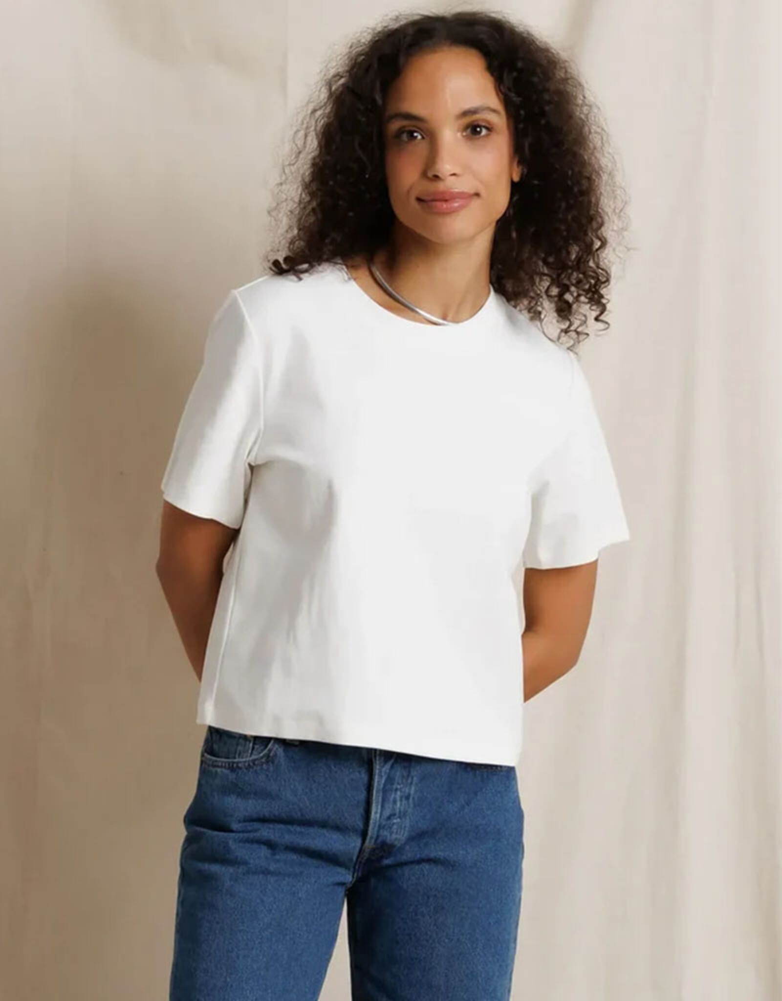 PERFECT WHITE TEE ATLAS TEE