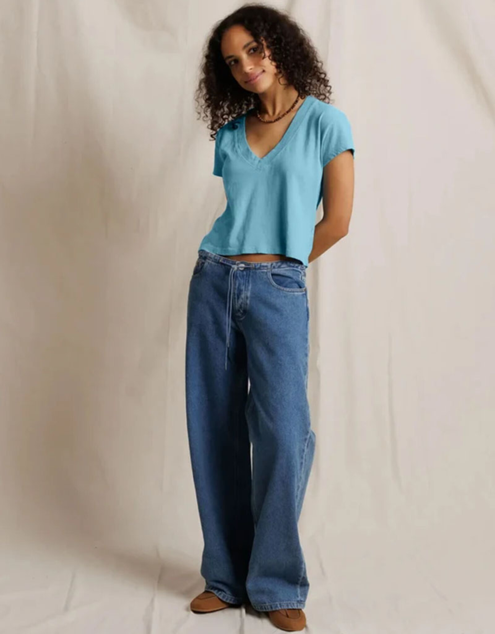PERFECT WHITE TEE ALANIS COTTON VNECK