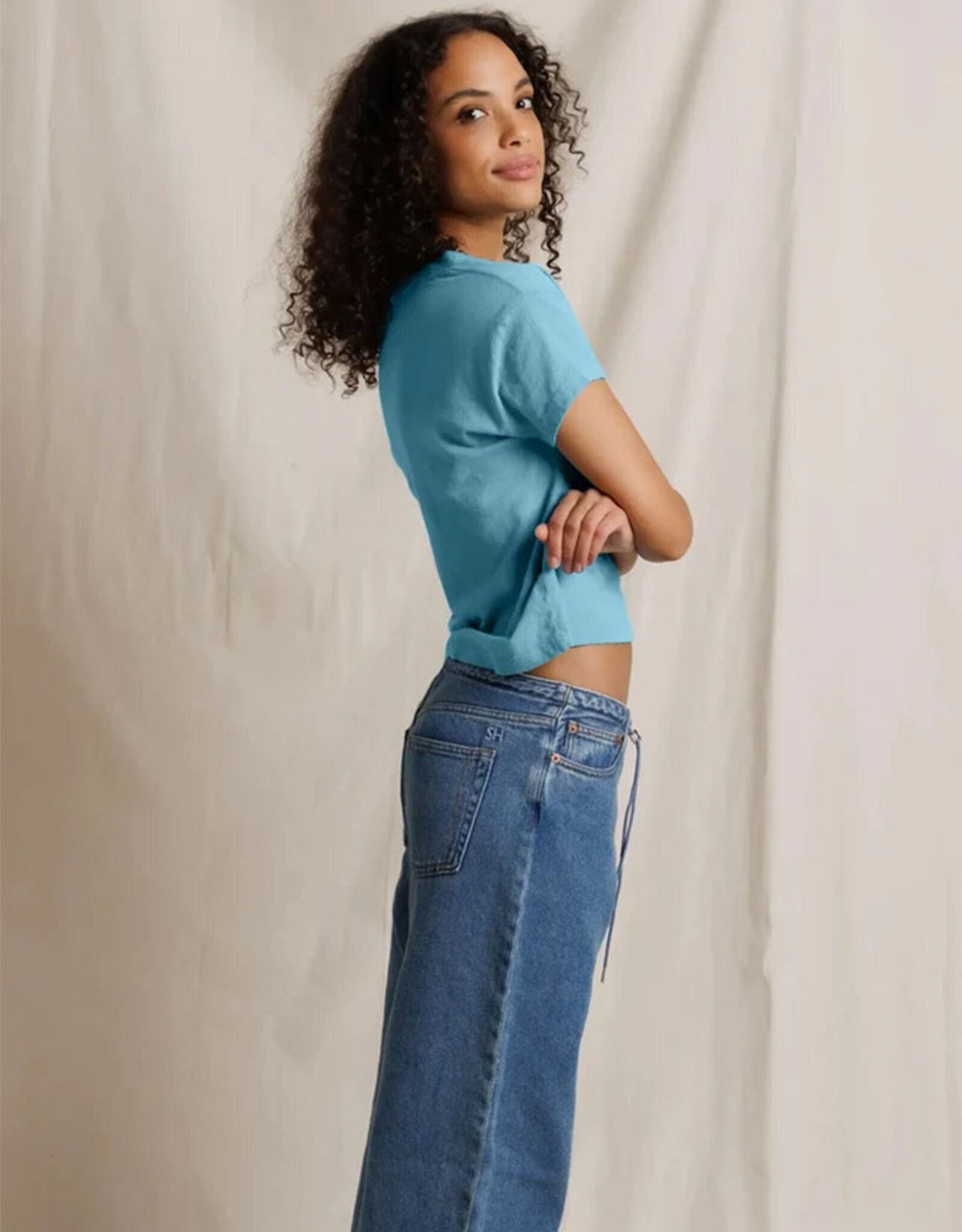 PERFECT WHITE TEE ALANIS COTTON VNECK