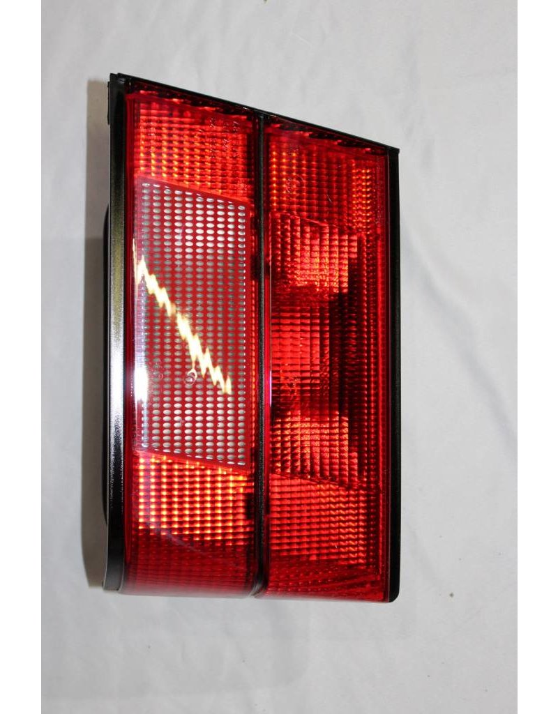 BMW Rear light in trunk lid, right for BMW 5 series E-34 European (will also fit M5)