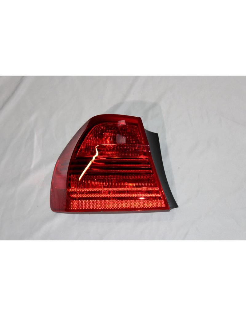 Hella lanterna traseira (lado do para-lama) esquerdo para BMW serie 3 E-90