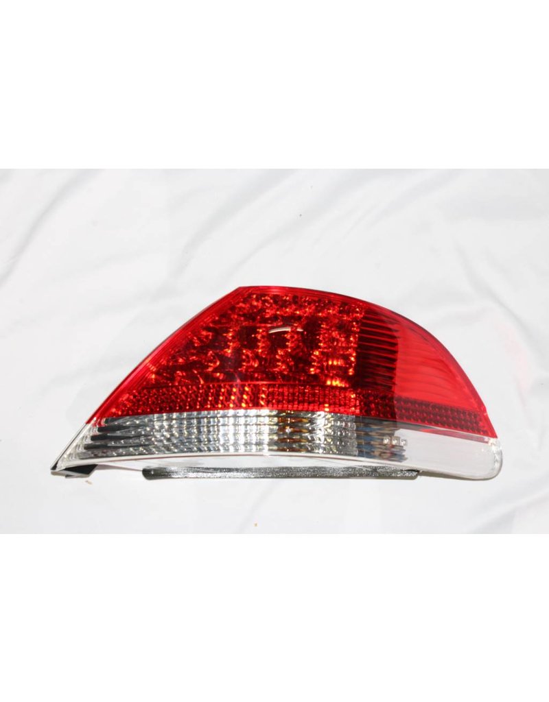 BMW Rear light in the side panel,white right for BMW 7 series E-65 and E-66