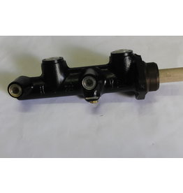 Brake master cylinder for BMW 3 series E-30