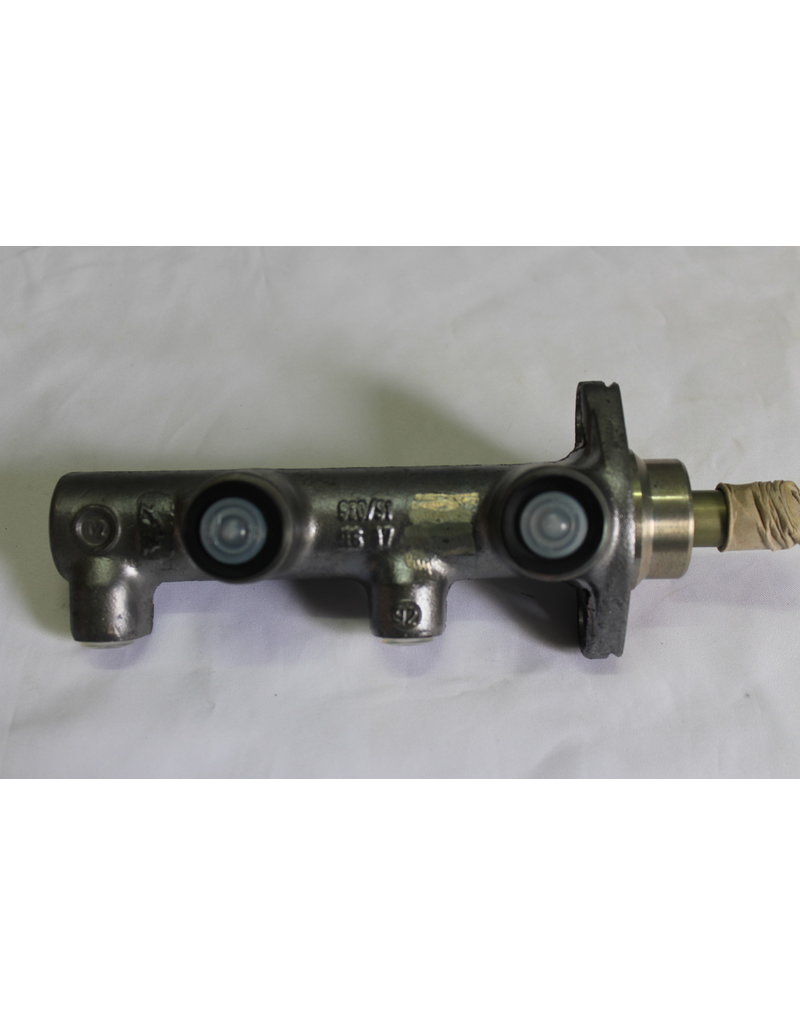 Brake master cylinder for BMW 5 series E-28