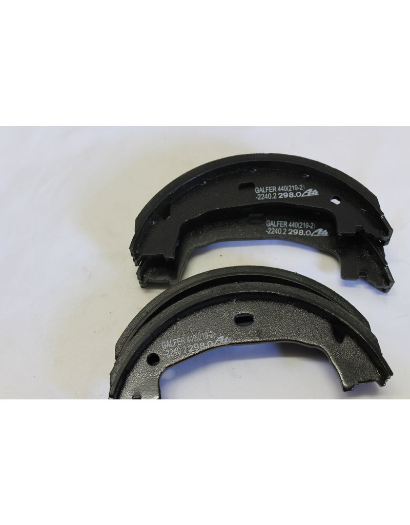 Parking braking brake shoes