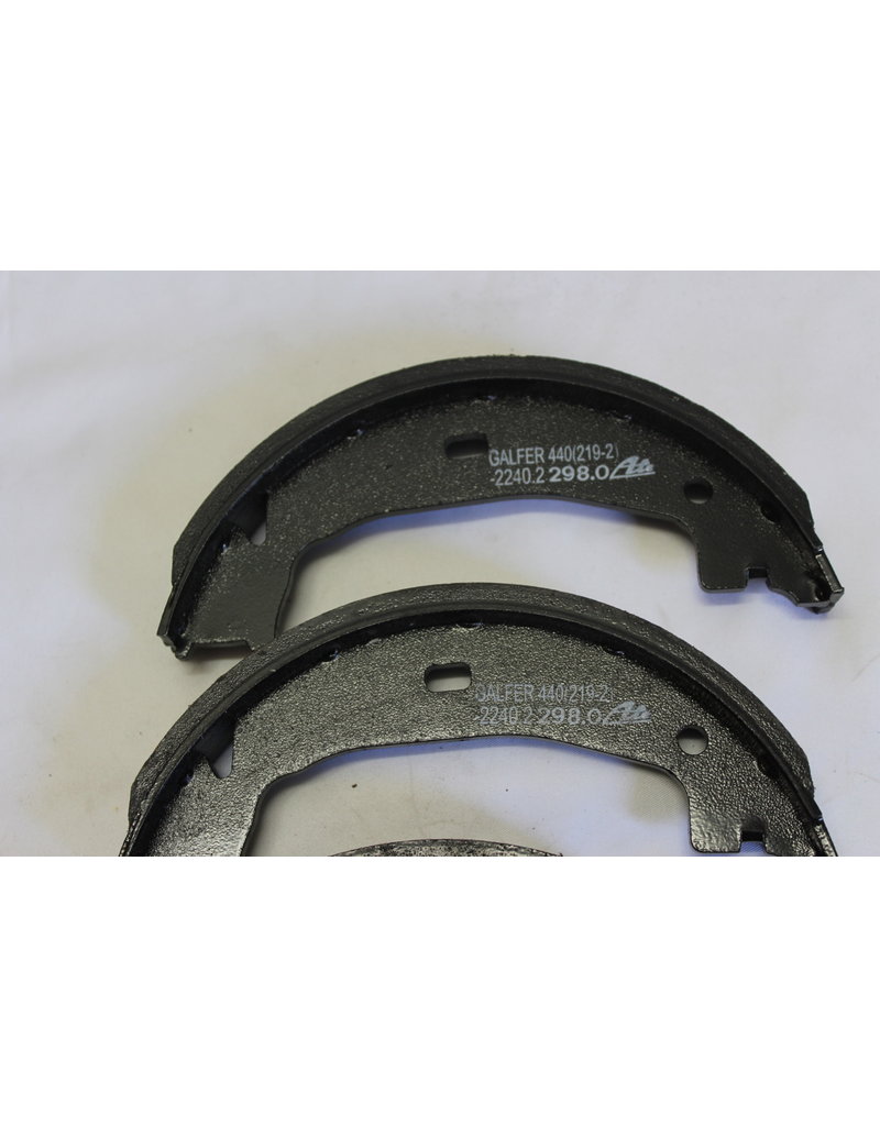 Parking braking brake shoes