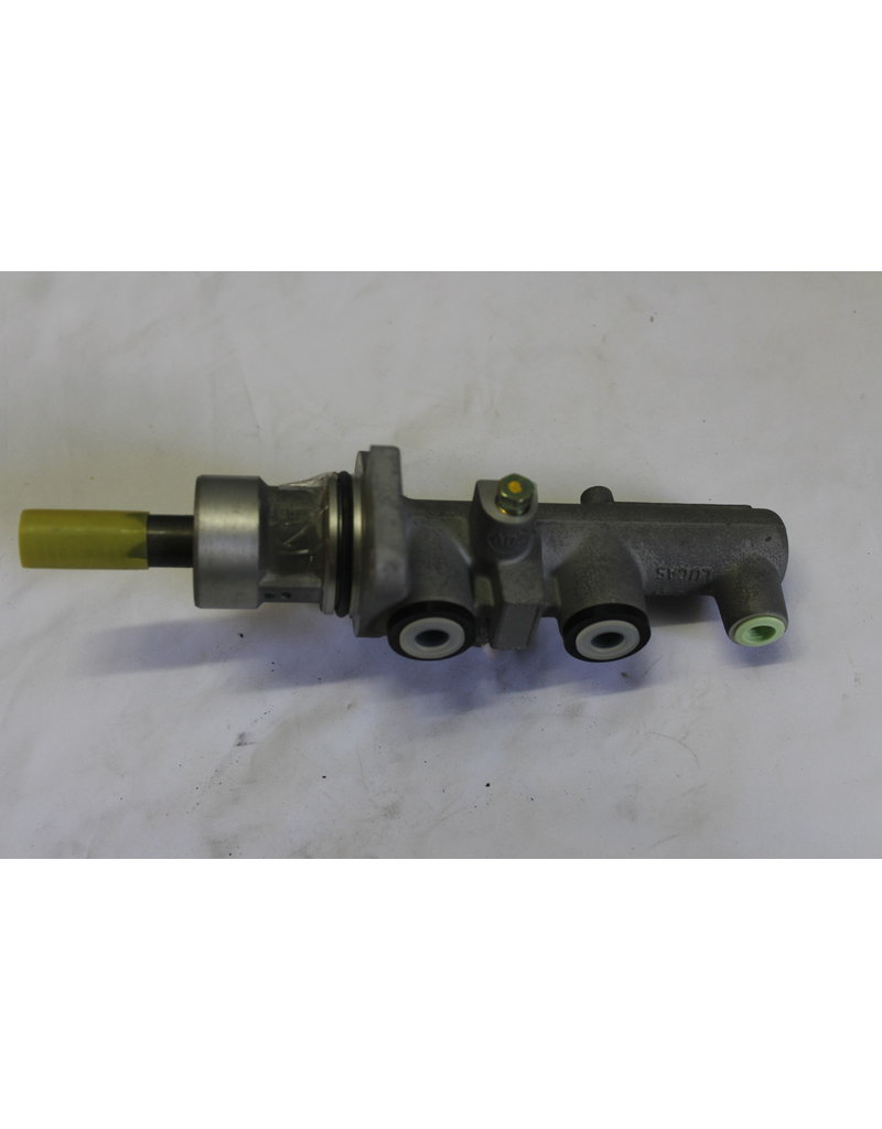 Lucas Brake master cylinder for BME E-38 E-39