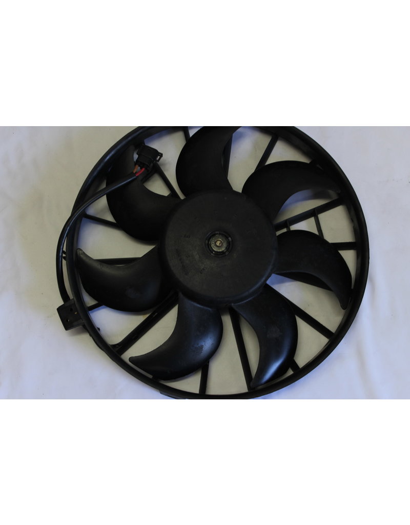 Bosch AUXILIARY COOLING FAN for Volvo 240 244 245 B230 85-93