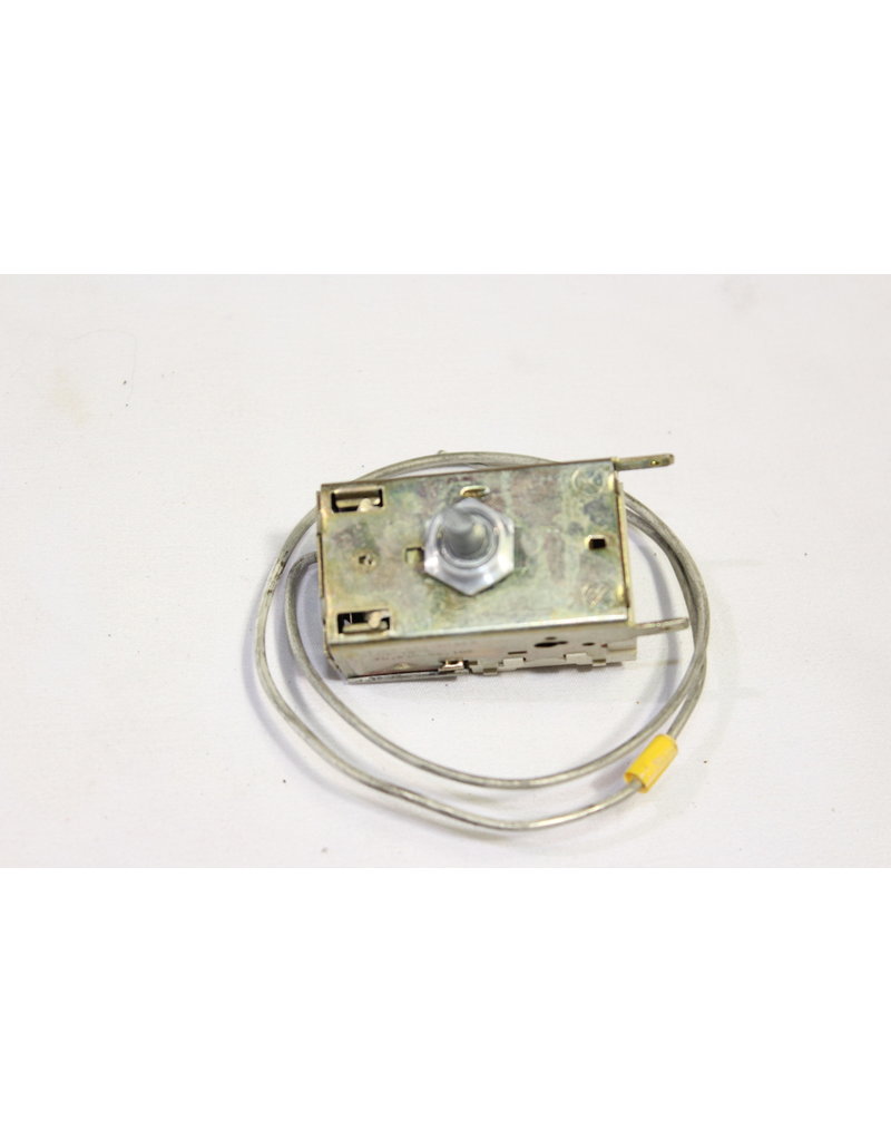 BMW Genuine temperature switch for BMW 3 series E-21 NOS