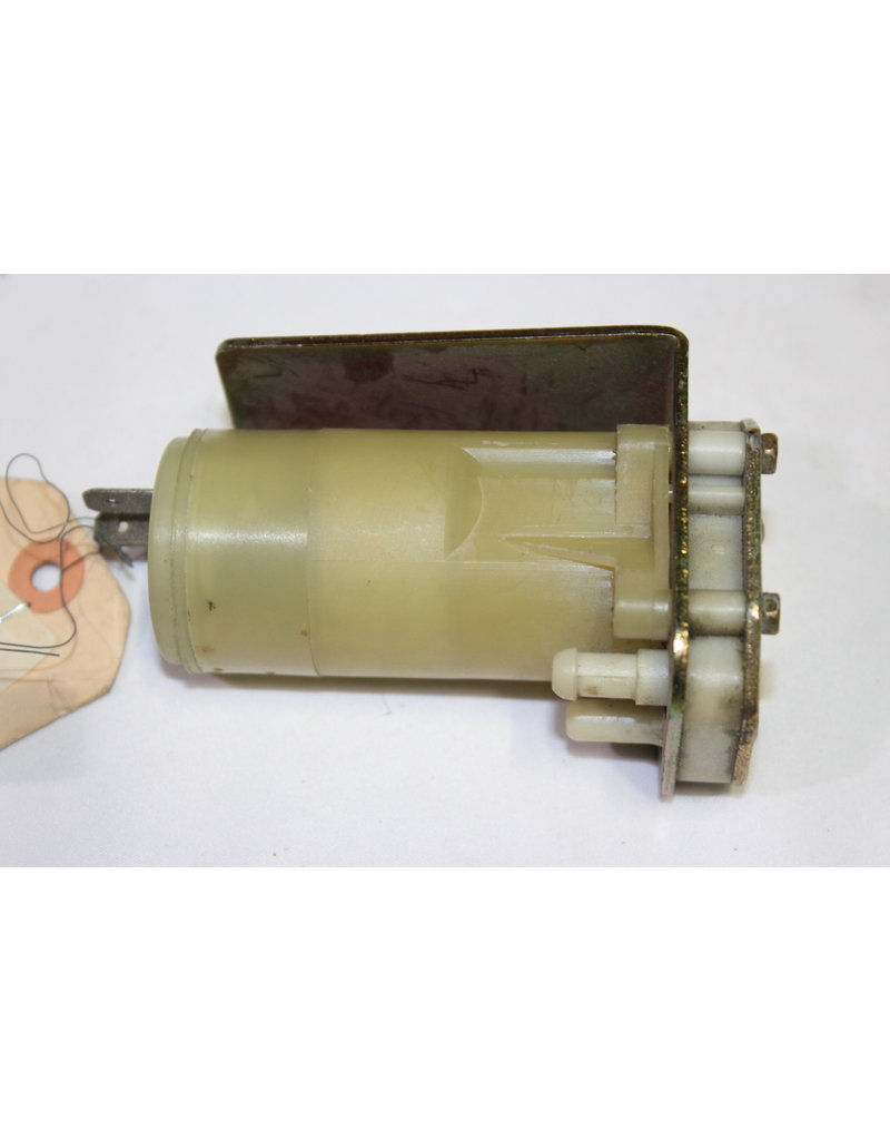 BMW Wash pump for BMW E-12 E-21 M1 (open box but never used)