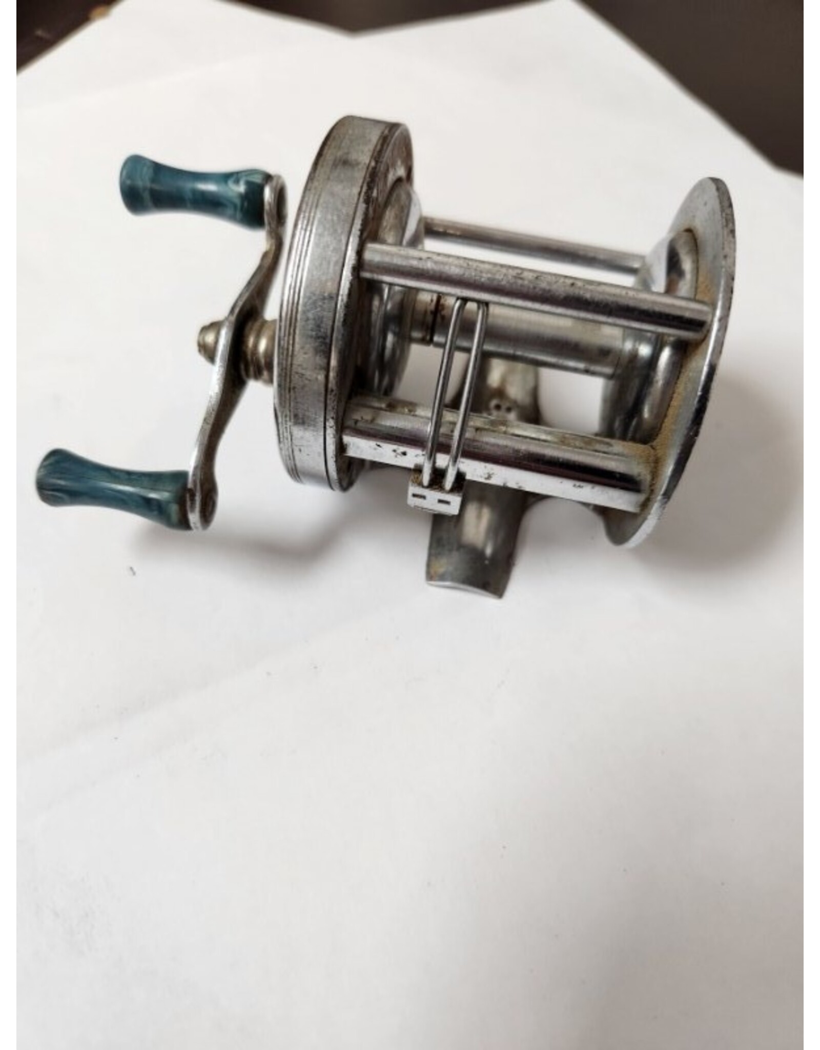 Sport King Model 69 Level-Wind Old-Timer Fishing Reel - Still Works!