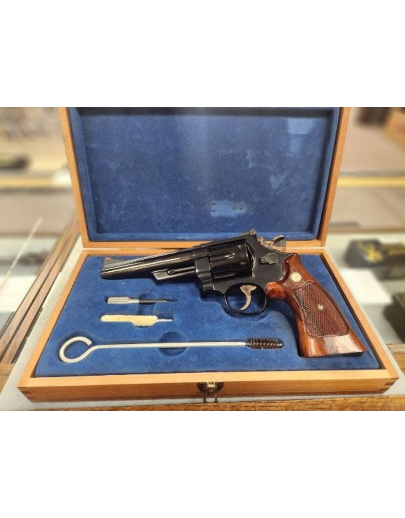 Smith & Wesson Mod. 29-2 - .44 Mag - 5-7/8" bbl 6 Shot
