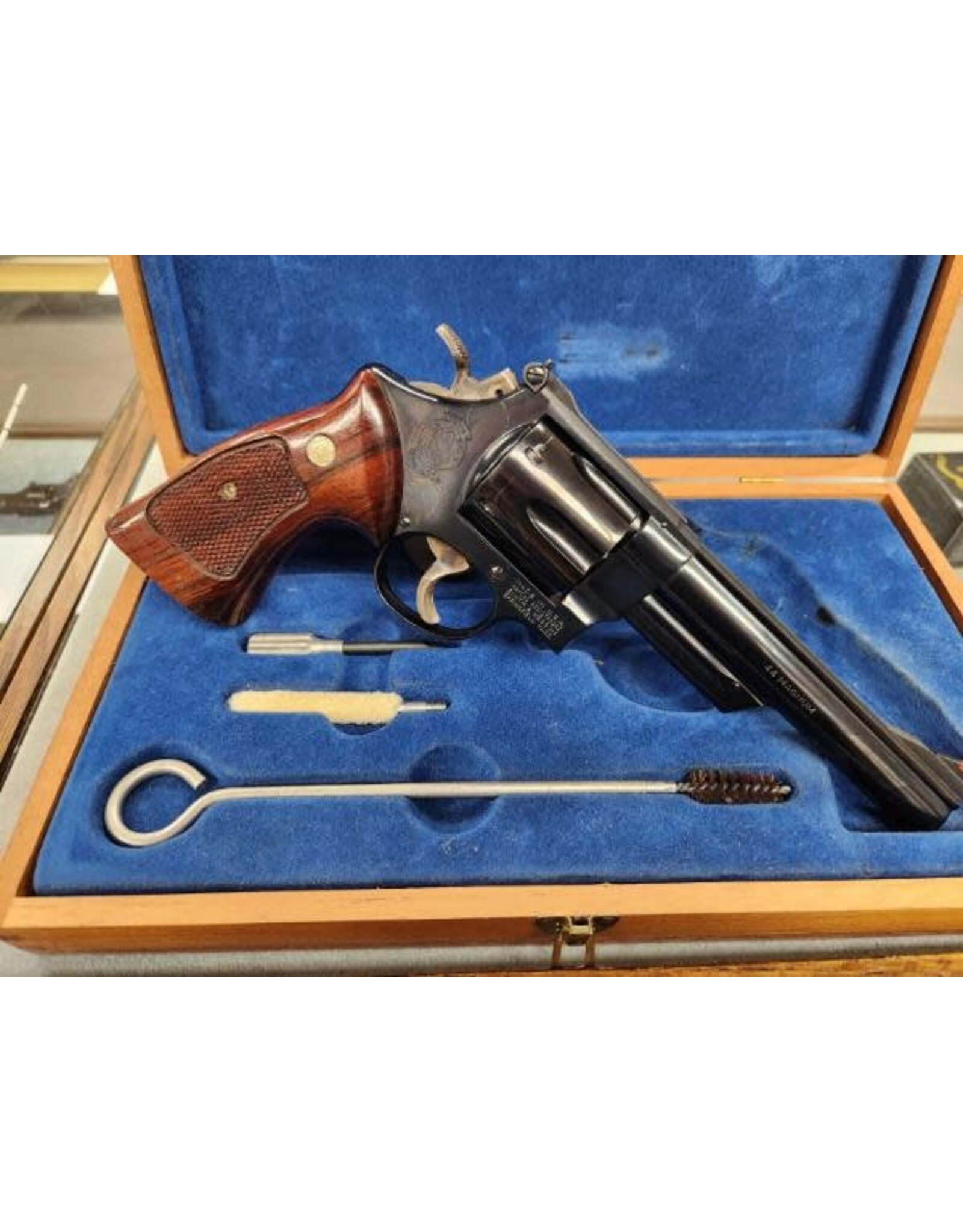 Smith & Wesson Mod. 29-2 - .44 Mag - 5-7/8" bbl 6 Shot