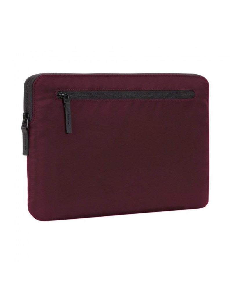 Incase Compact Sleeve in Flight Nylon for 15-inch MacBook Pro (USB-C) - Mulberry