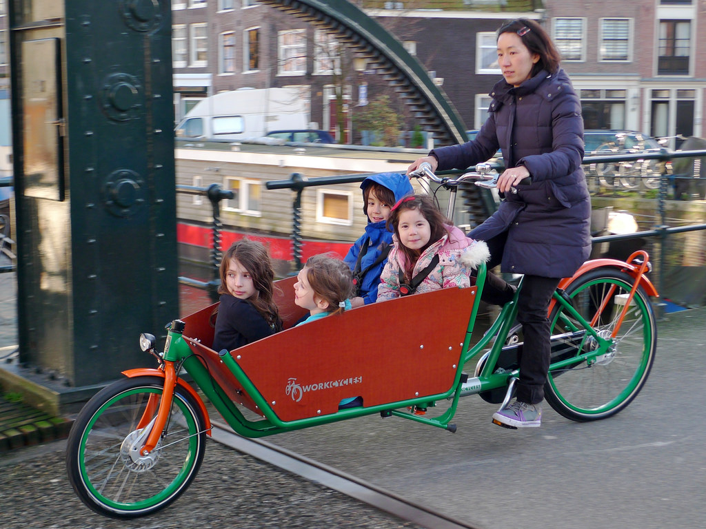 WorkCycles Kr8 front loading cargo bike