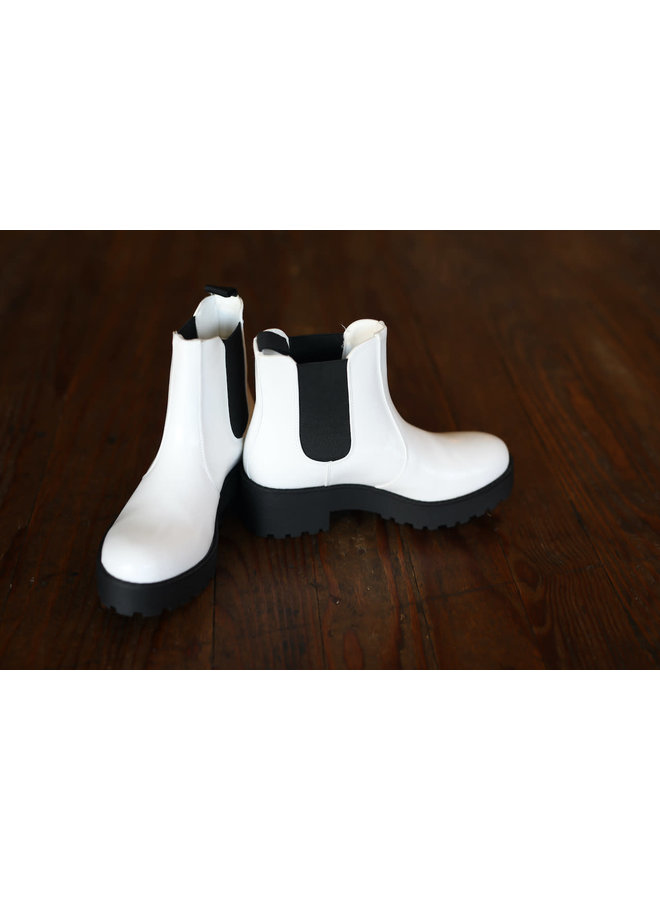 MARGO WHITE BOOTIE - The Crowned Bird