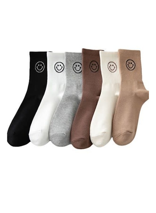 EMBRODIERED SMILEY SOCKS