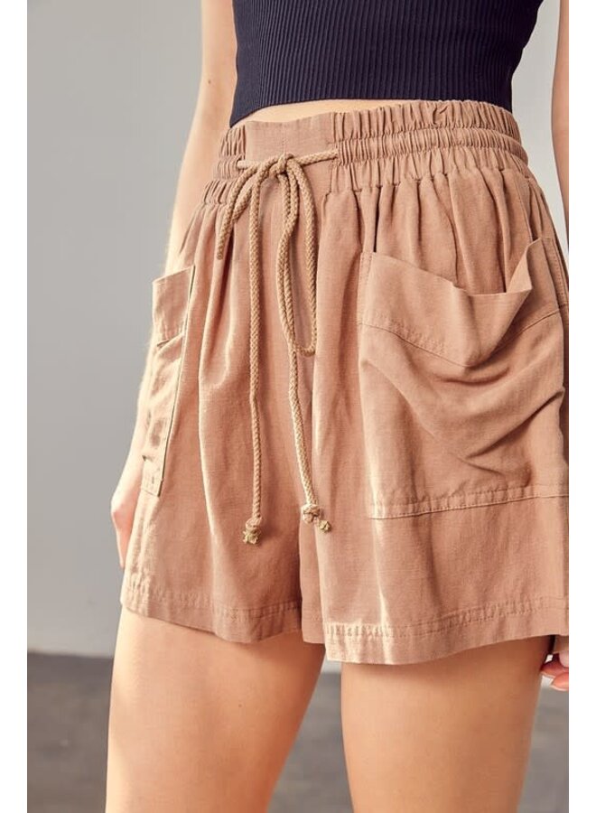 CHARLOTTE WOVEN SHORTS