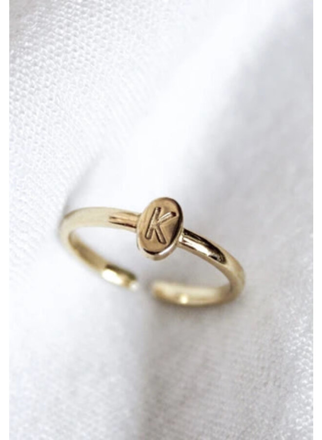 KINSEY DAINTY INITIAL RING