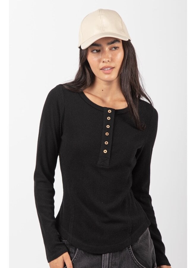 SIMPLE  LONG SLEEVE BUTTON NECK DETAIL
