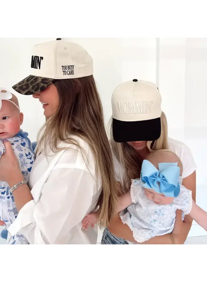 MOMMIN' BLACK VINTAGE TRUCKER HAT