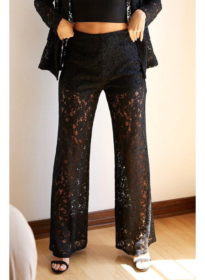 SHE A BADDIE LACE PANT