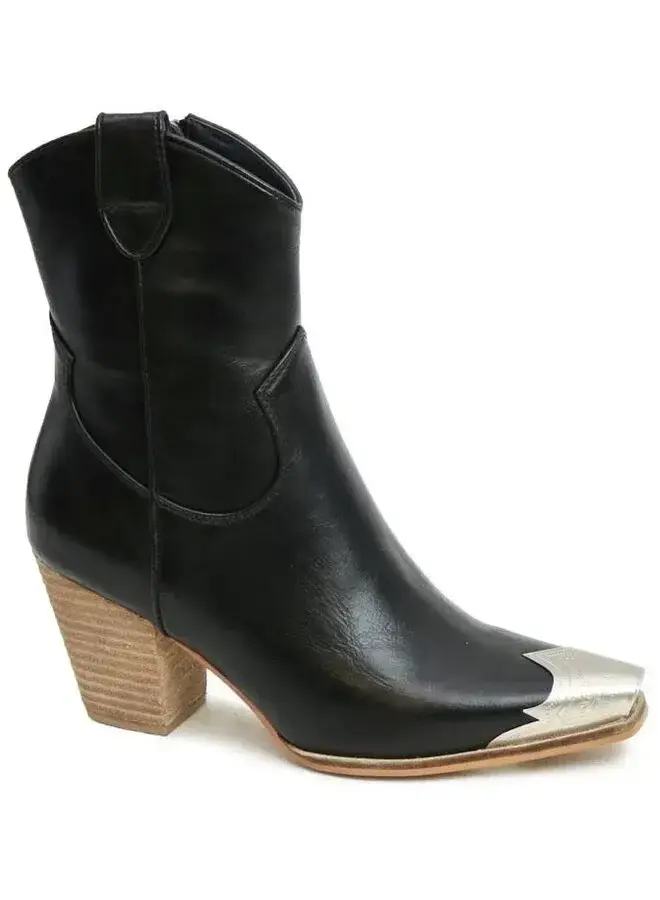 BLACK DAKOTA SHORT BOOT WITH SILVER TOE