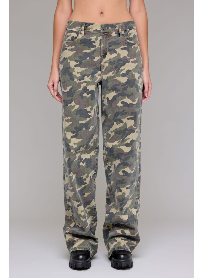 ALEX BAGGY CAMO JEAN
