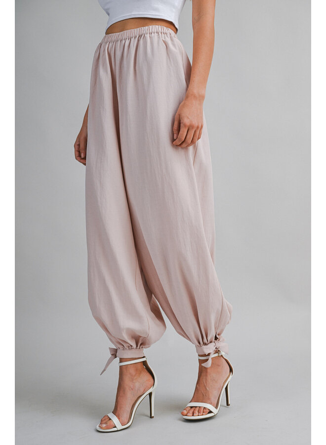EVERYDAY ELEGANCE MAUVE BALLOON PANTS
