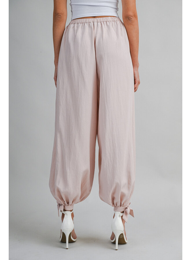 EVERYDAY ELEGANCE MAUVE BALLOON PANTS