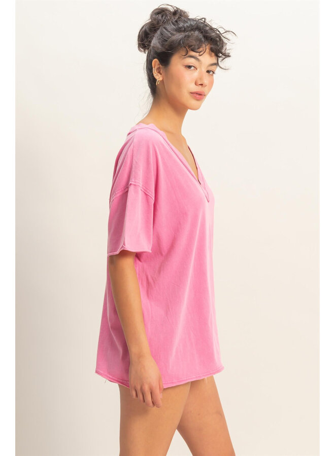 I'M FADED OVERSIZED V-NECK TEE-FUCHSIA