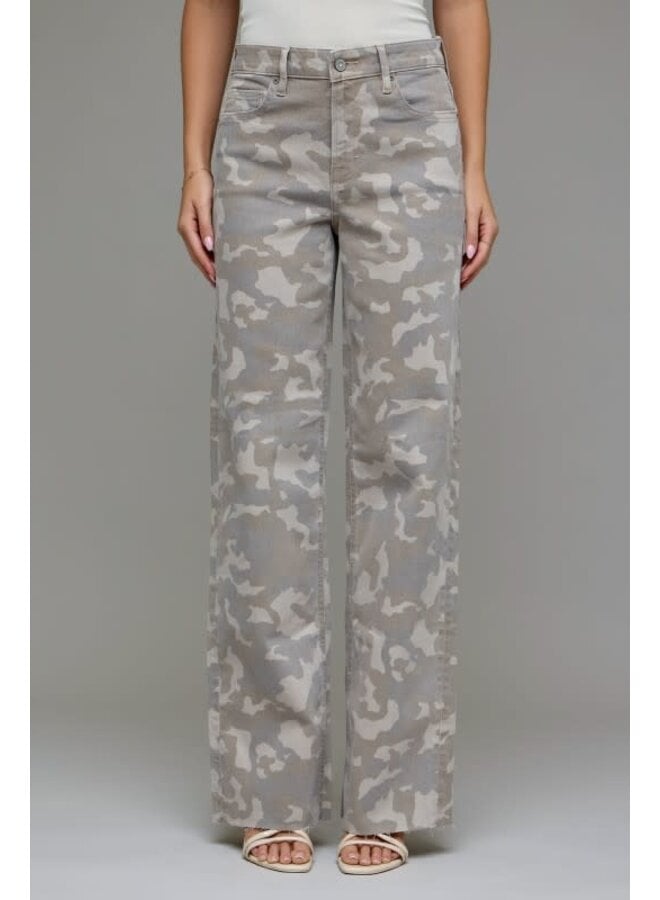 LOGAN HIGH RISE CAMO DAD JEAN