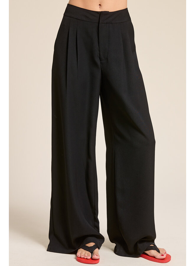 TREVOR PLEATED TROUSER PANTS