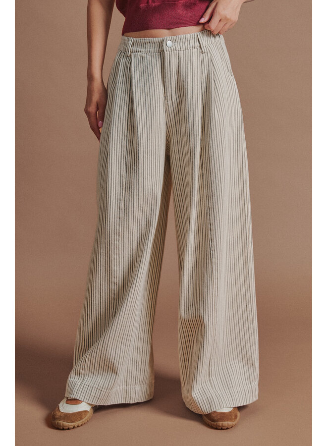 SAY PRETTY PLEATS BOTTOM