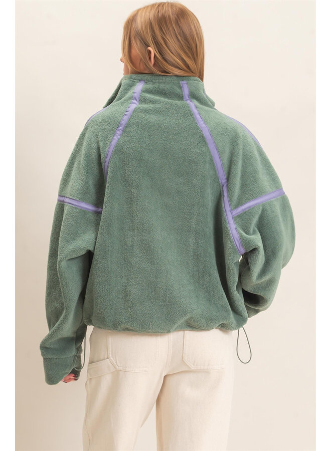 PULL ON THE CONTRAST TOP