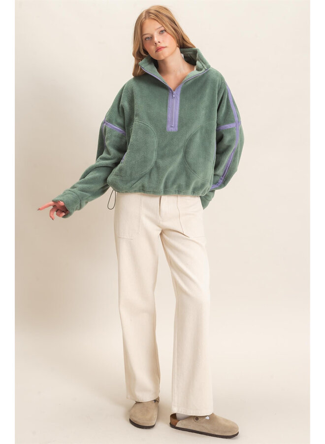 PULL ON THE CONTRAST TOP
