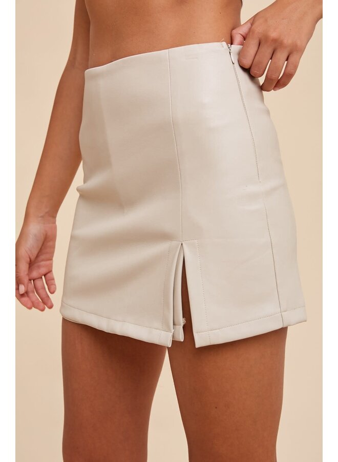 WHAT HAPPENS IN VEGAS LEATHER SKORT-STONE
