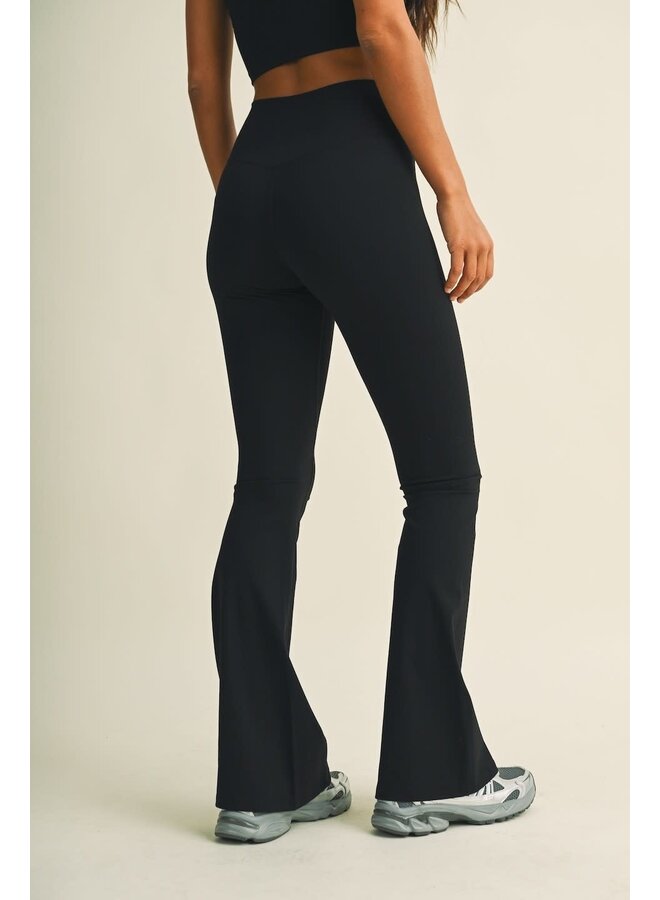 THE CROSSOVER FLARE LEGGINGS-BLACK