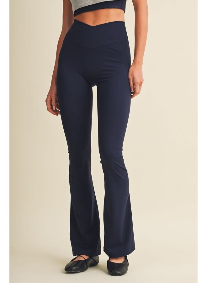 THE CROSSOVER FLARE LEGGINGS-NAVY